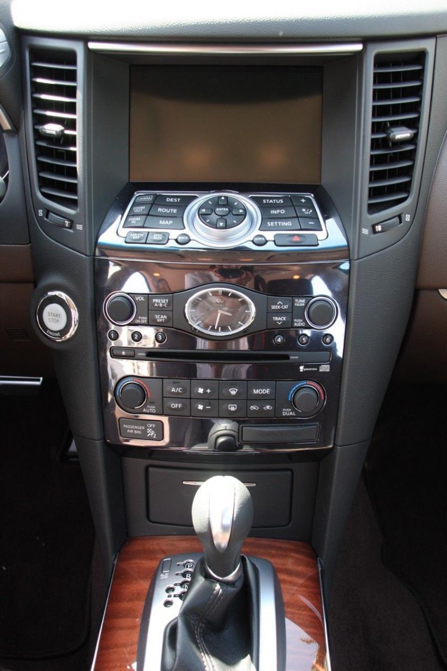  Infiniti FX35 2008 года  (фото 25 из 53)